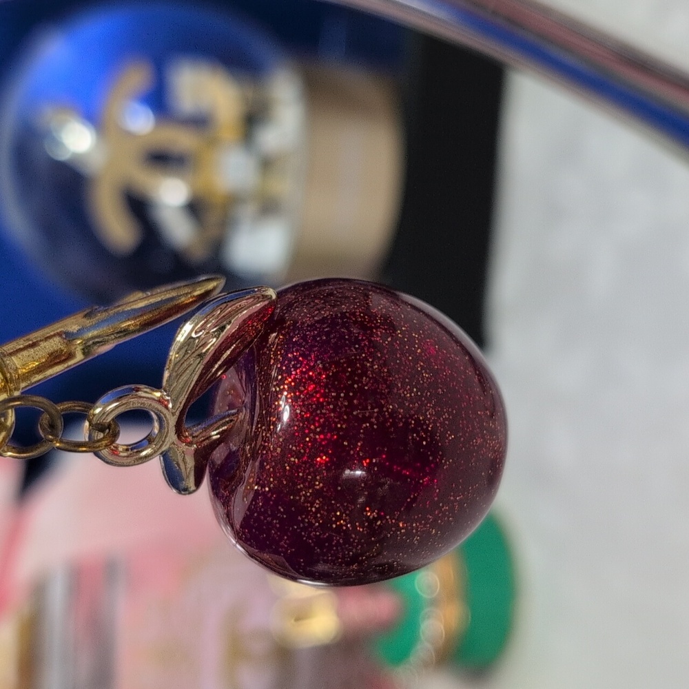 Red Sparkly Apple Bag Charm/Key Ring With Gold Toned Hardware - Picture 3 of 5